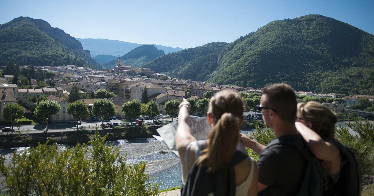 Cirrus Digne-les-Bains Exterior foto
